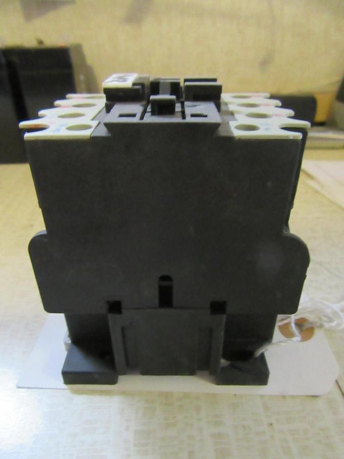 Used RAM INDUSTRIES CONTACTOR 32 AMP RI1D3210 RI1 D32 10 120 VAC COIL 50 / 60 HZ