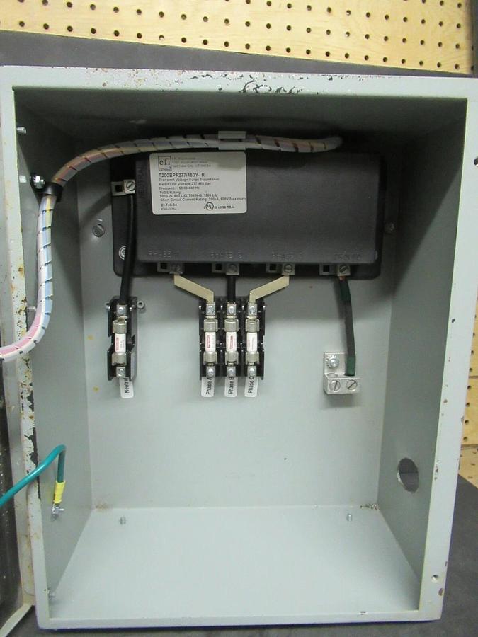 Used TITAN TRANSIENT VOLT SURGE SUPPRESSOR T200BPF / T200BPF277/480Y-R 277/480 VAC