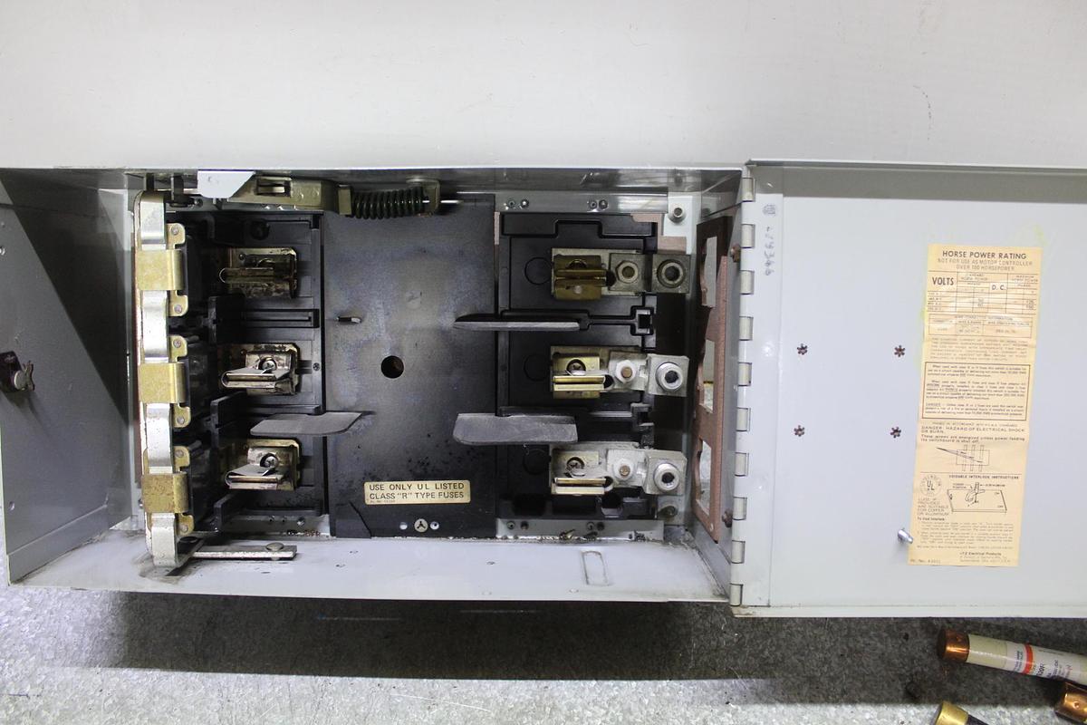 Used ITE TWIN VACU-BREAK FUSIBLE PANELBOARD SWITCH V7E3622 600V 60A