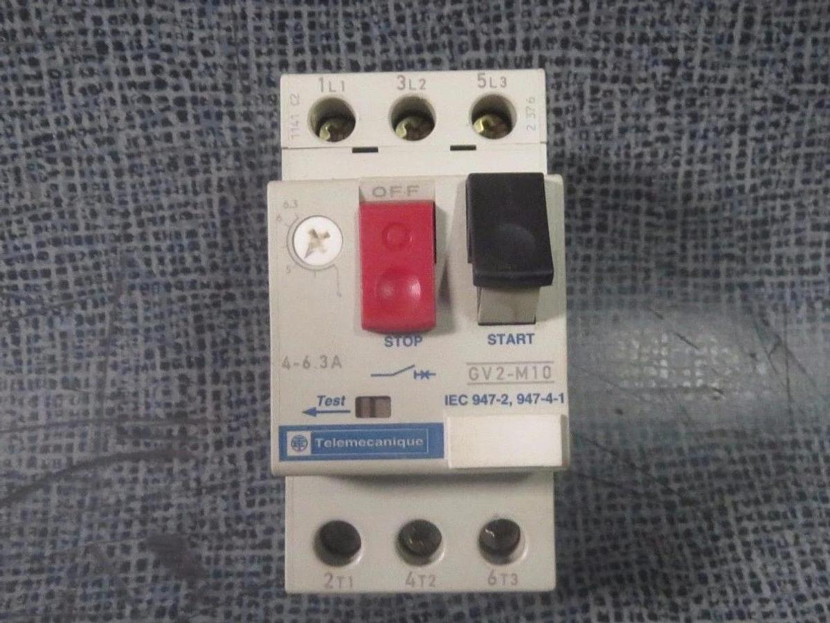 Used (1) TELEMECANIQUE CONTACTOR MANUAL MOTOR START 4-6.3 AMP 600V  MODEL: GV2-M10