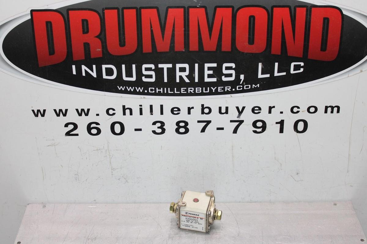 Used FERRAZ PROTISTOR FUSE X300055 660 VAC 200 AMP **WARRANTY INCLUDED**