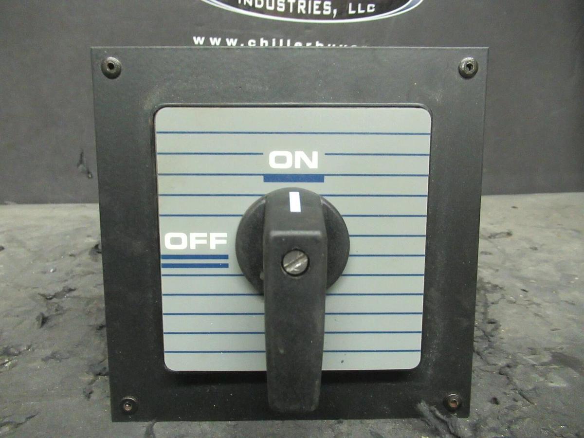 Used KLOCKNER MOELLER 60 AMP TWIST PANEL DISCONNECT SWITCH P3-63 40 HP @ 460 VAC 3 PH