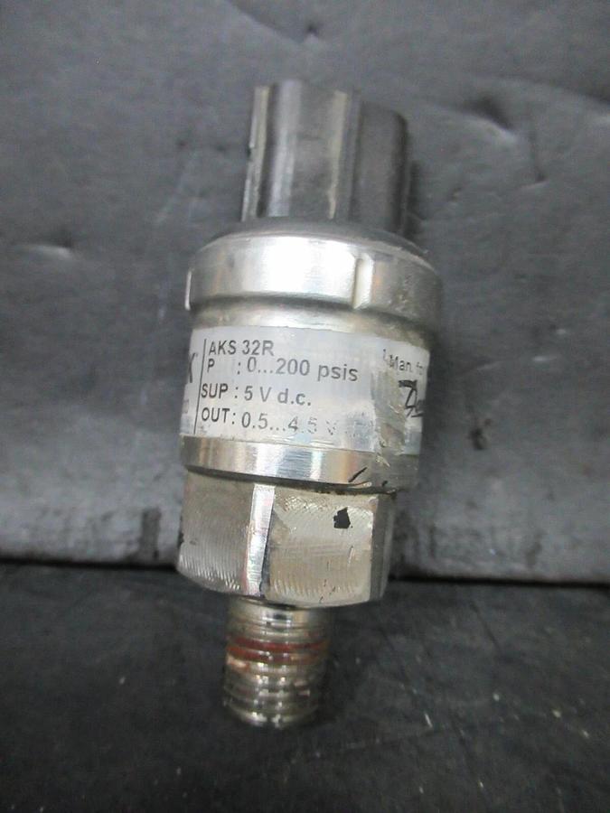 Used YORK DANFOSS PRESSURE TRANSDUCER 025-29583-000 200 PSIS 5 VDC **WARRANTY**