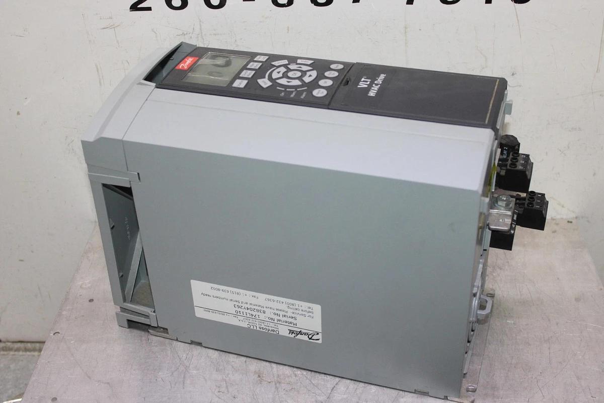 Used DANFOSS VLT HVAC DRIVE 131B7376 240 VAC 16.7 AMP 5 HP **WARRANTY INCLUDED**