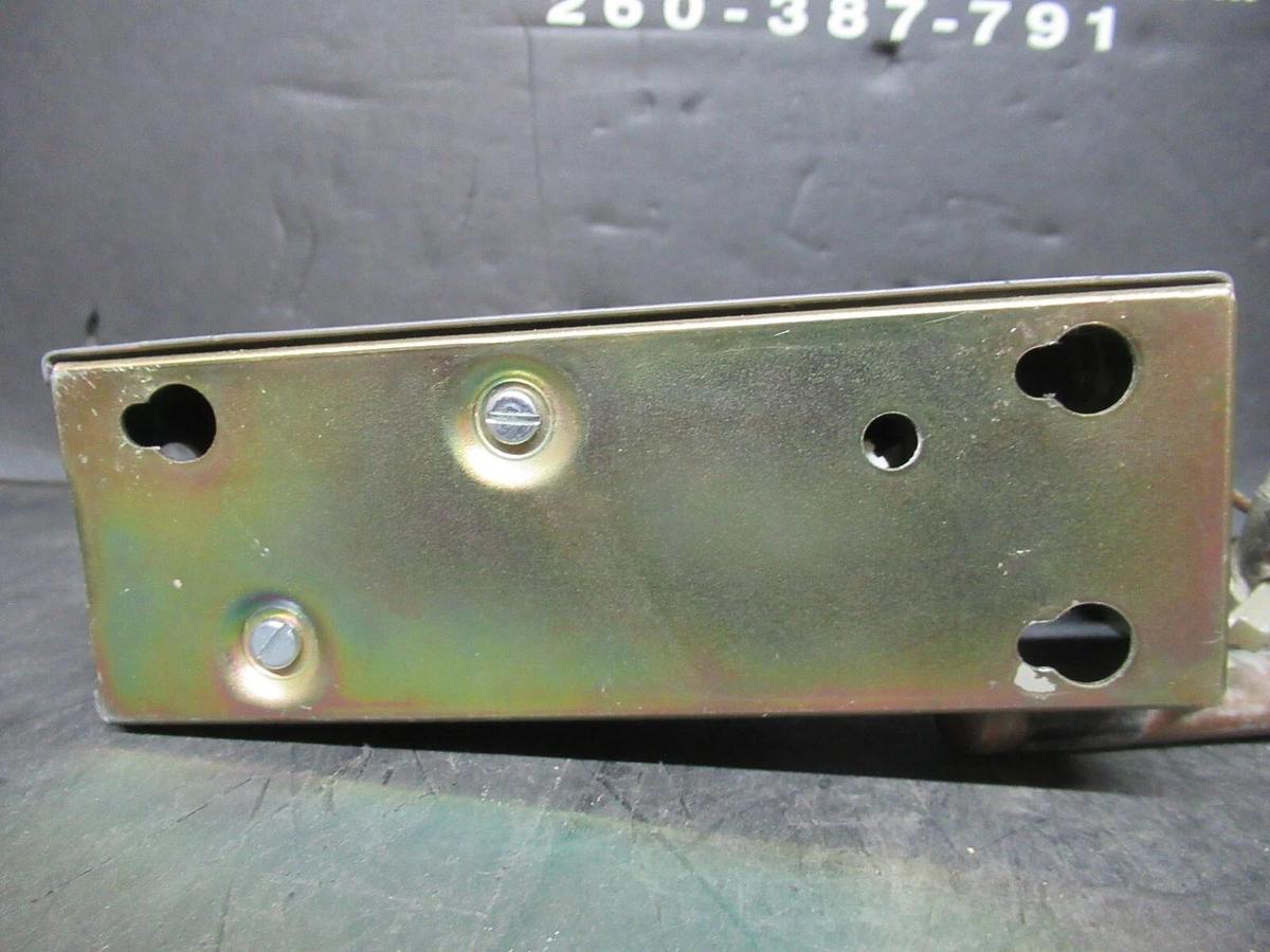 Used JOHNSON CONTROLS INDUSTRIAL THERMOSTAT T675A1003 W/ REMOTE INSERTATION BULB