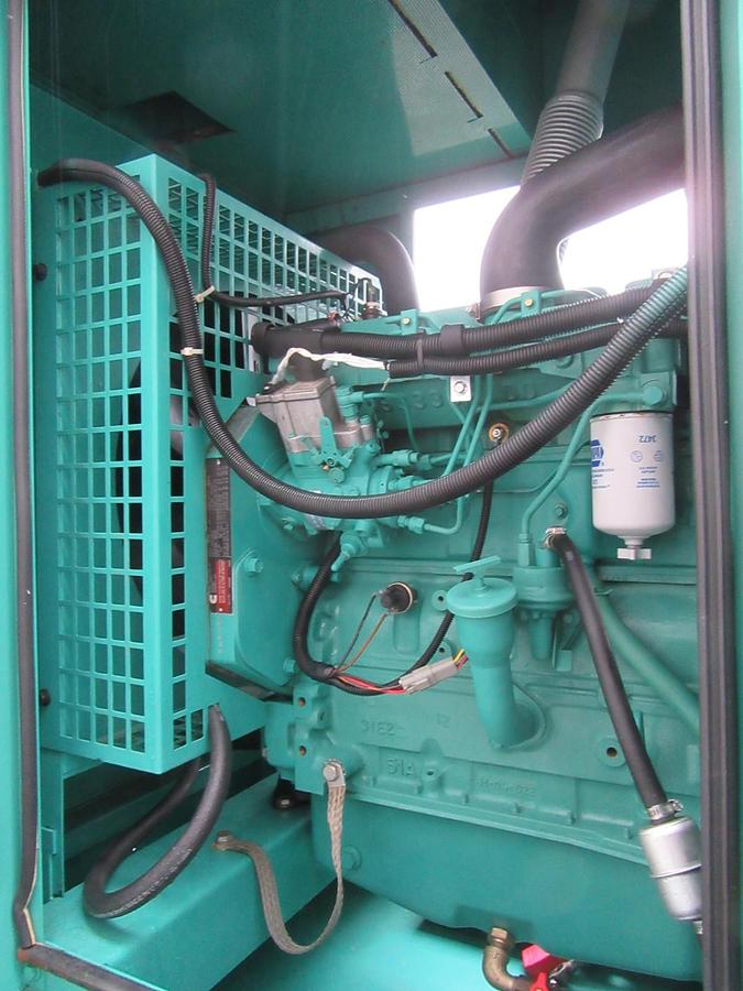 Used 40 KW DIESEL GENERATOR CUMMINS 120/240V B3.9-G2 ENCLOSED RECONNECTABLE VIDEO