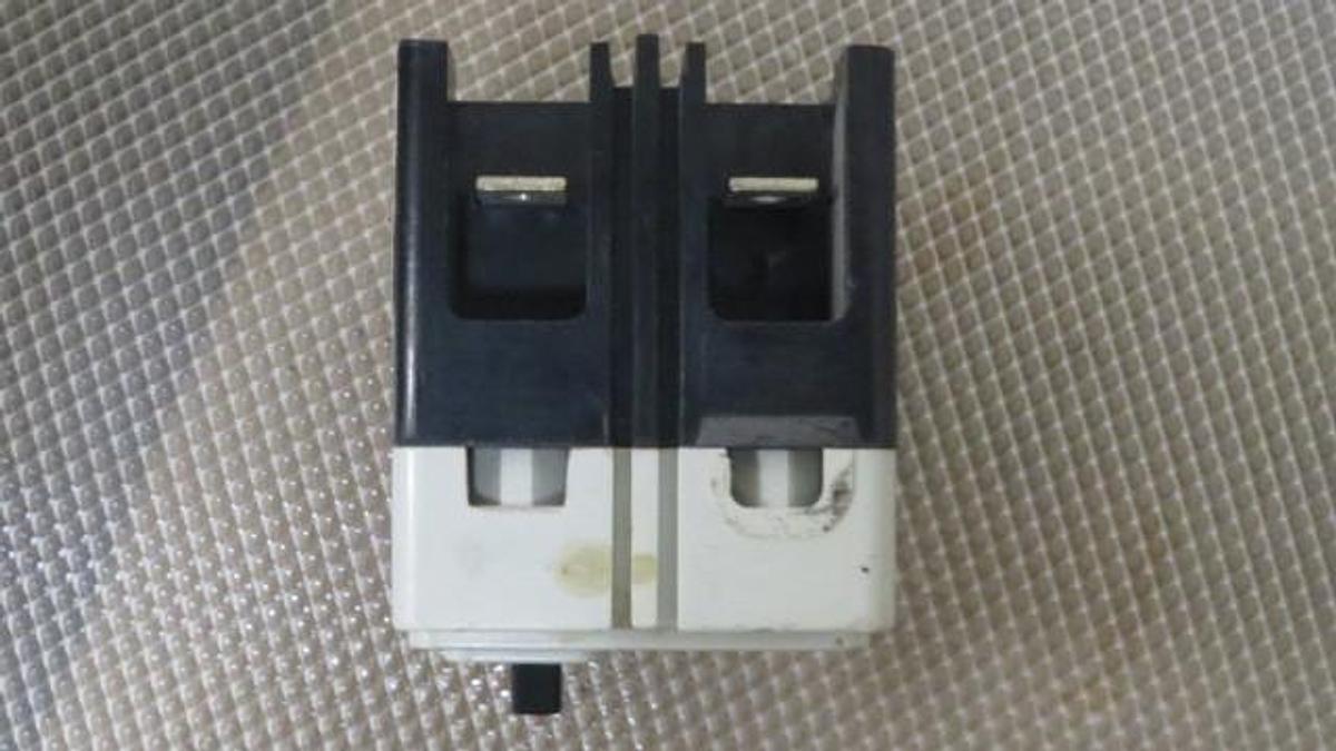Used CUTLER HAMMER WESTINGHOUSE EHD 14K BREAKER 15 AMP 480 VAC 2 POLE MODEL EHD2015