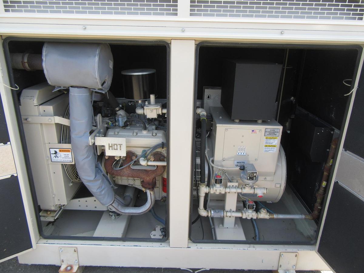 Used 30 KW NATURAL GAS PROPANE GENERATOR KATOLIGHT 120/240V RE-CONNECTABLE 347HRS VIDEO WE SHIP