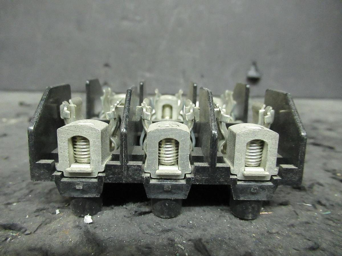 Used LITTELFUSE 30 AMP 240 / 250 VAC 3 POLE / PH FUSEHOLDER FUSE BLOCK LR25030-3CR