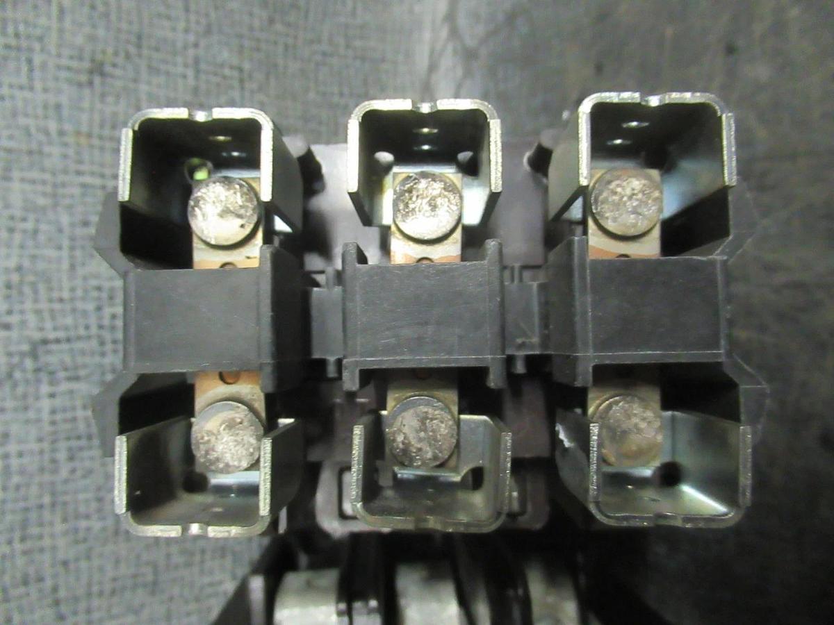 Used CUTLER-HAMMER CONTACTOR C32JN3 120 AMP 600 VOLT 3-PHASE COIL: 110/120V