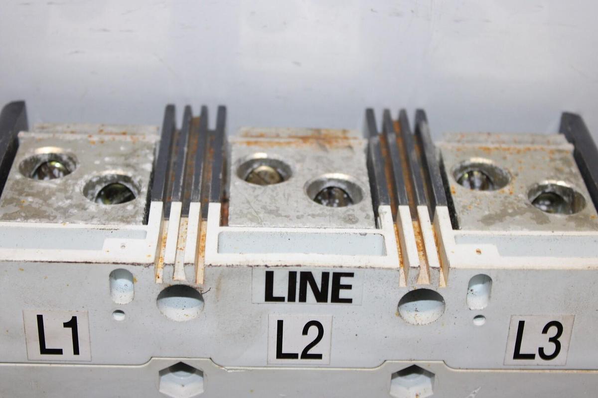 Used CUTLER HAMMER CIRCUIT BREAKER LD3600F 600 AMP 3-POLE 600 VAC LD-35K