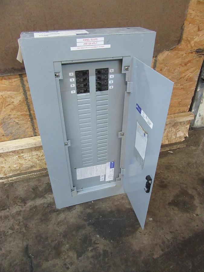Used 125 AMP GE PANELBOARD PANEL AQF3421MBX / AXB7 208Y/120 VAC MLO 3 PH 4 W THQB