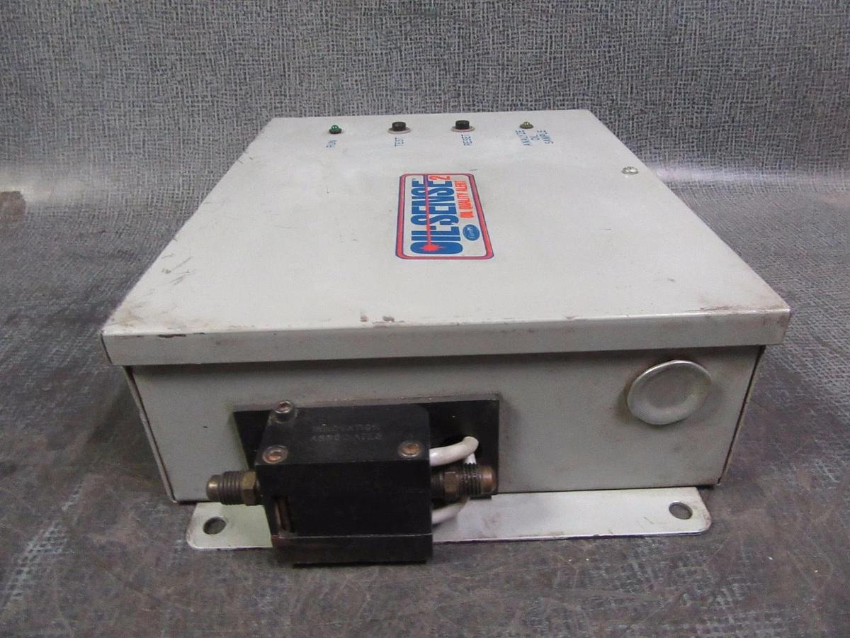 Used CARRIER OIL-SENSE QUALITY MONITORING SENSOR 115V 1 PHASE MODEL 32GA400504-2