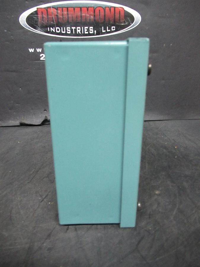 Used YORK INTEGRATED SYSTEMS NETWORK II MICROGATEWAY 371-02592-101 110 VOLT 20 VA