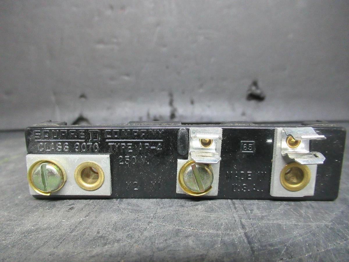 Used SQUARE D FUSE BLOCK ASSEMBLY 9070 AP-4 SER. A 250 VOLT **WARRANTY INCLUDED**