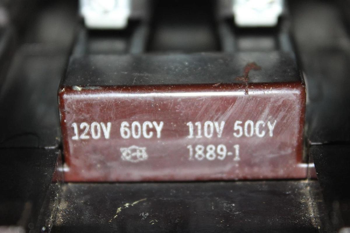 Used CUTLER-HAMMER CONTACTOR C832JN3 NEMA SIZE 3 120 AMP 600 VAC 3-POLE COIL: 120 V