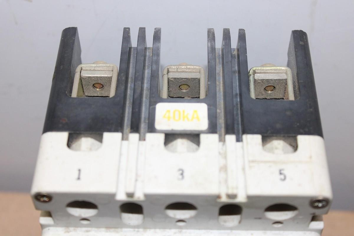 Used SIEMENS CIRCUIT BREAKER 3VF3111-1BN41-0AA0 600 VAC 3-POLE 50-63 AMP *WARRANTY*