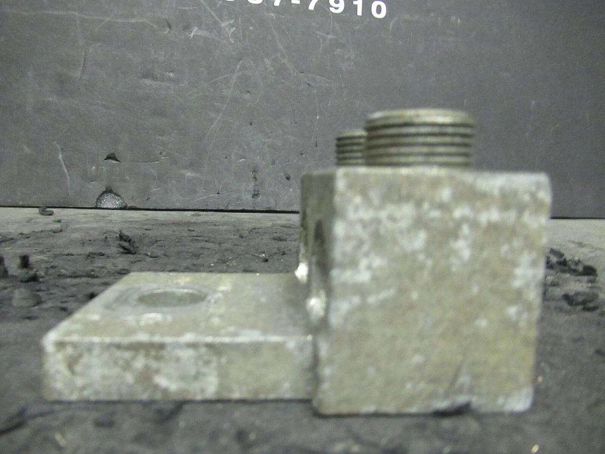 Used (3) QTY ILSCO D-899 2 (DOUBLE) BARREL MECHANICAL CONNECTOR LUG TAPS 600MCM - 2