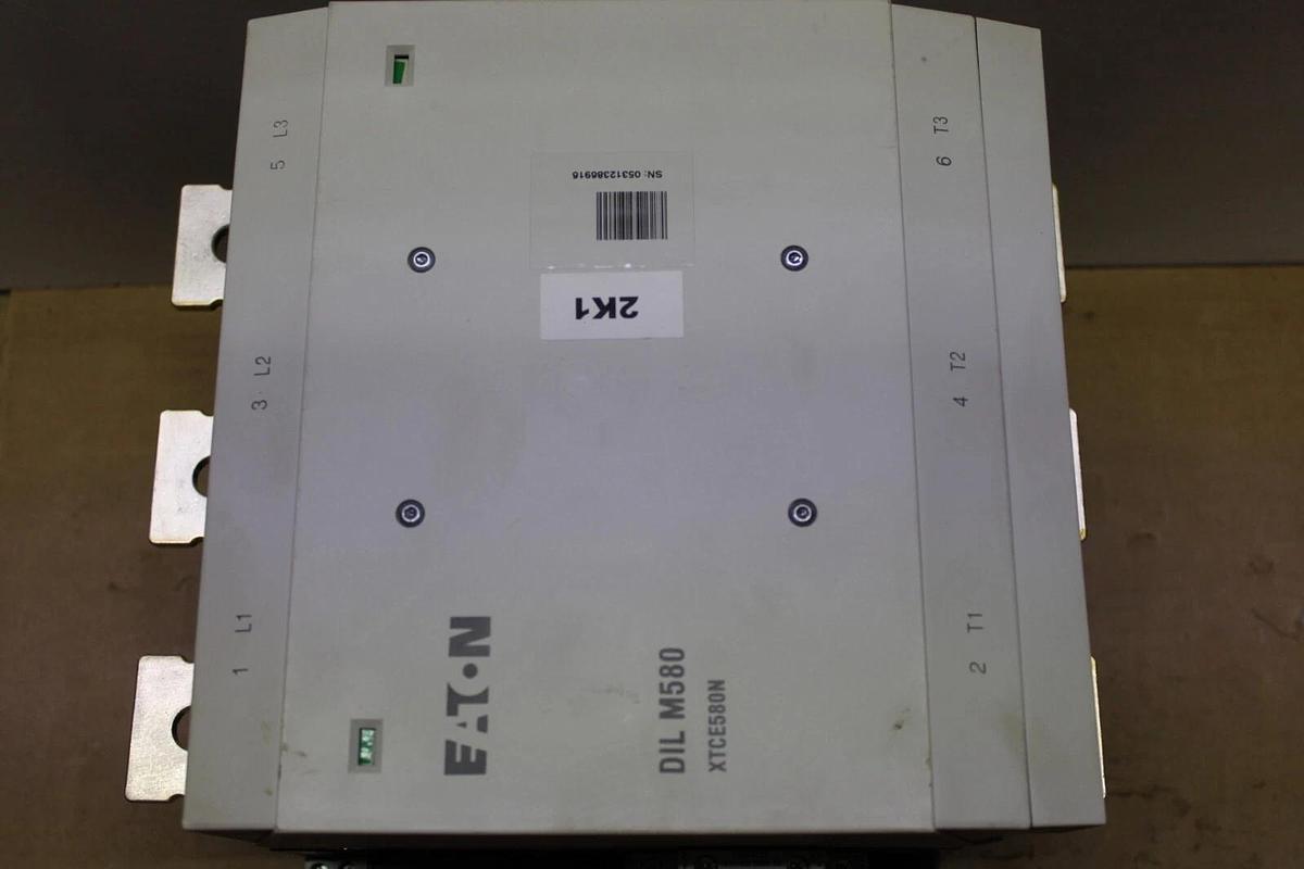 Used EATON VACUUM CONTACTOR DIL-M580 XTCE580N 600 VOLT 980 AMP 600 HP COIL: 110-240V