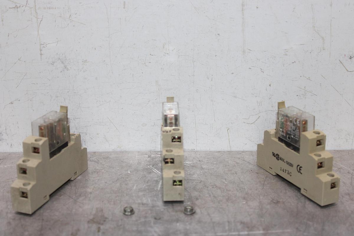 Used LOT OF 3 OMRON RELAYS G2R-2-SN 24 VDC 5 AMP W/ BASE