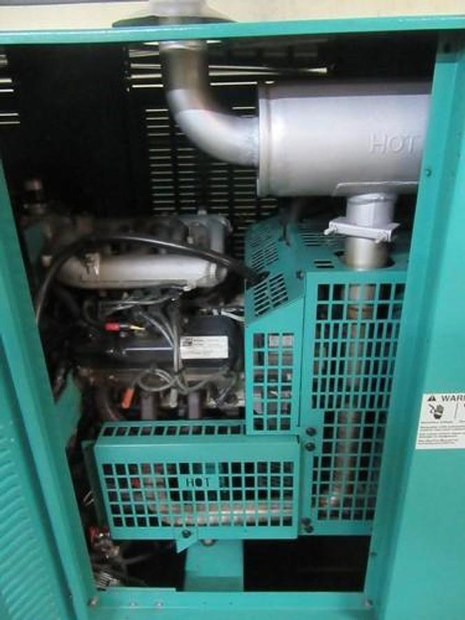 Used 35 KW GENERATOR NAT GAS LP CUMMINS ONAN 120/240 VOLT 1 PH RE-CONNECTABLE 405 HRS