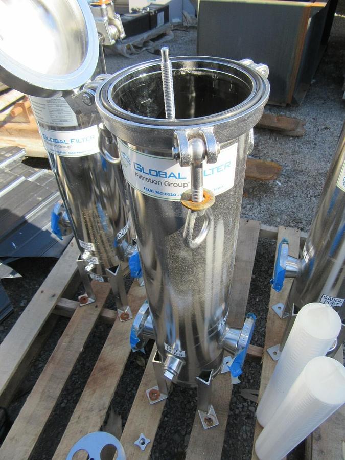(1) 316 STAINLESS STEEL GLOBAL FILTER MULTI CARTRIDGE VESSEL GTCH3 1-1/2" FNPT
