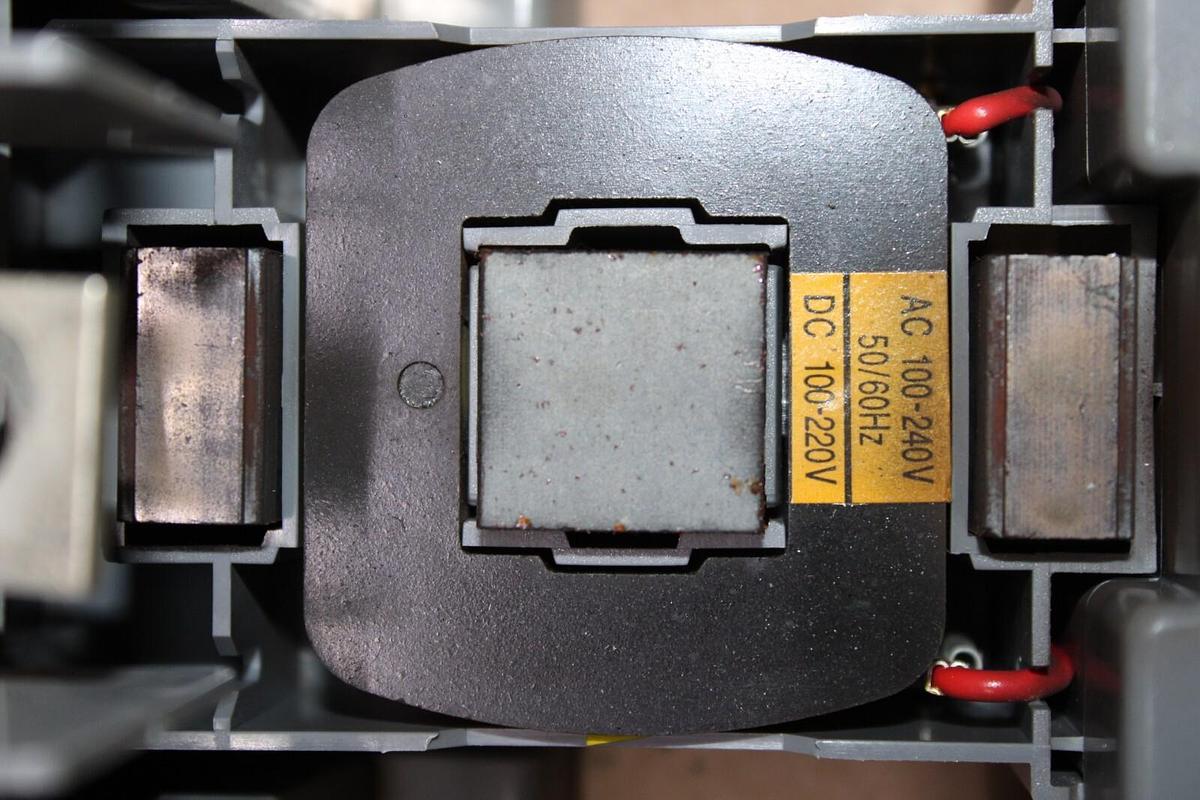 Used BENSHAW CONTACTOR RSC-150 NEMA 4 210 AMP 600 VAC 3-POLE COIL: 100-240 VAC