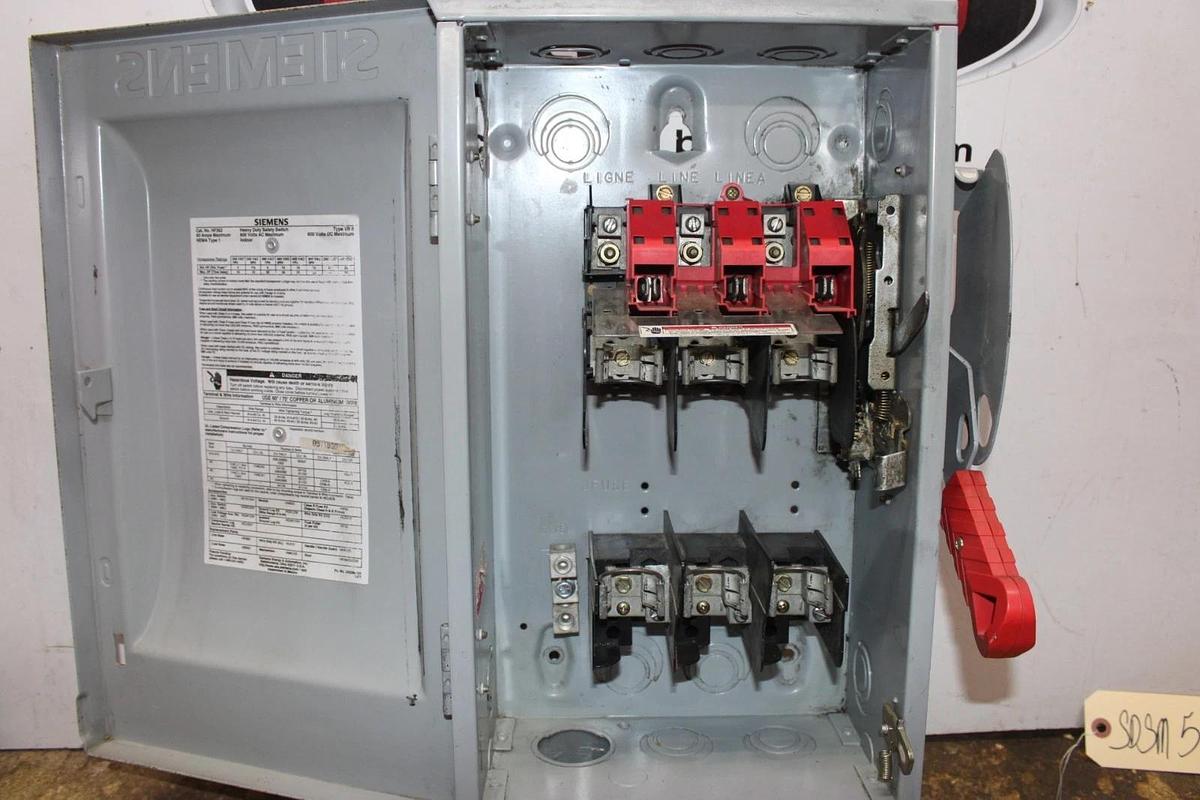 Used SIEMENS HEAVY DUTY SAFETY SWITCH HF362 60 AMP 600 VAC 3-PHASE 50 HP NEMA 1