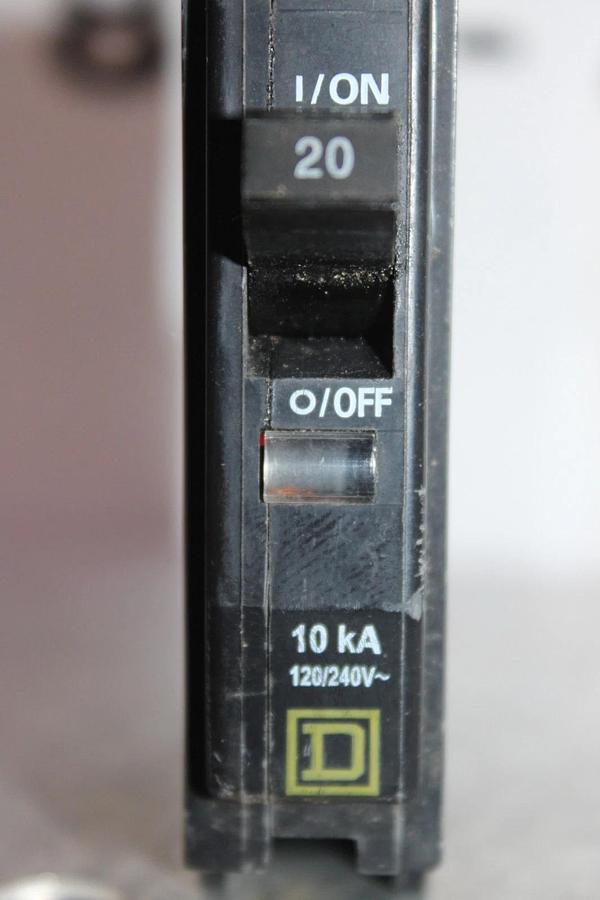 Used LOT OF 3 SQUARE D SINGLE POLE QO CIRCUIT BREAKER AD-8011 QO12020 20 AMP 240 VAC