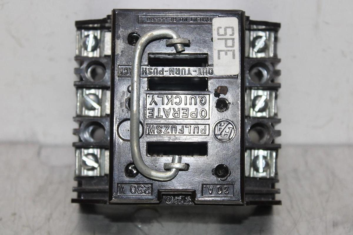 Used CUTLER HAMMER PULL OUT SWITCH FUSE HOLDER PFS333 3-POLE 240 VOLT 7.5 HP