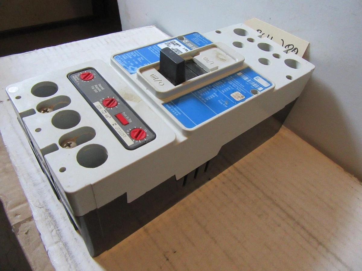 Used (1) CUTLER HAMMER JDB35k CIRCUIT BREAKER JDB3225 225 AMP 600 VAC 3-POLE