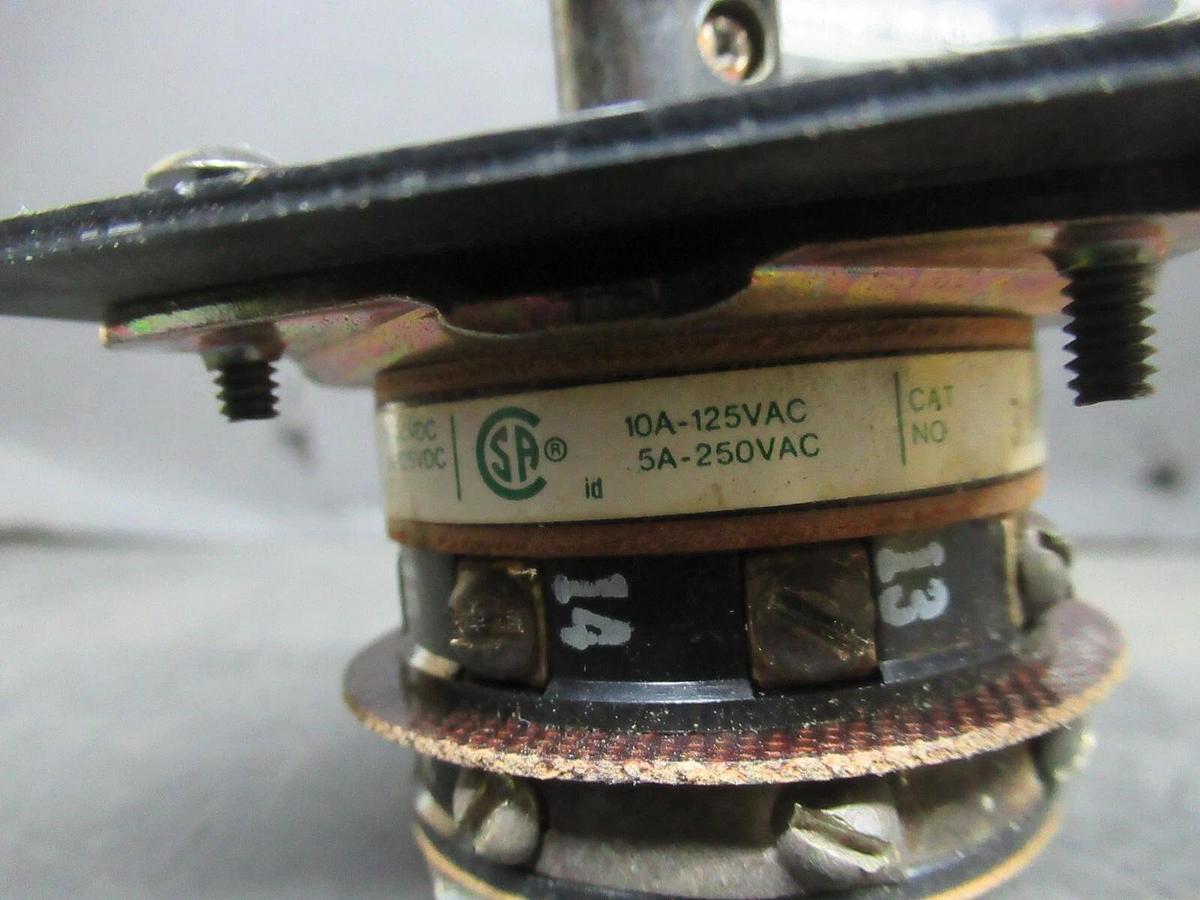 Used ELECTROSWITCH SERIES 31 CONTROL SWITCH 3104C 3-PHASE 125-600 VAC 10-3 AMP
