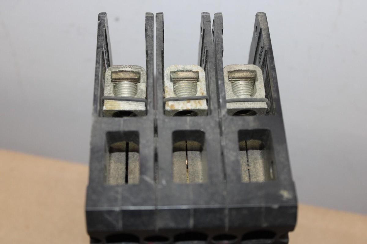 Used SIEMENS ED6 CIRCUIT BREAKER ED63B070 70 AMP 600 VAC 3-POLE **WARRANTY INCLUDED**