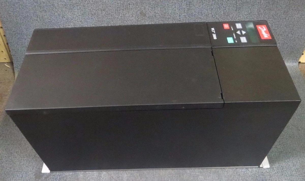 Used DANFOSS VARIABLE SPEED DRIVE VLT 2800 380-480V 15 HP 18.3 KVA MODEL: 195N1109