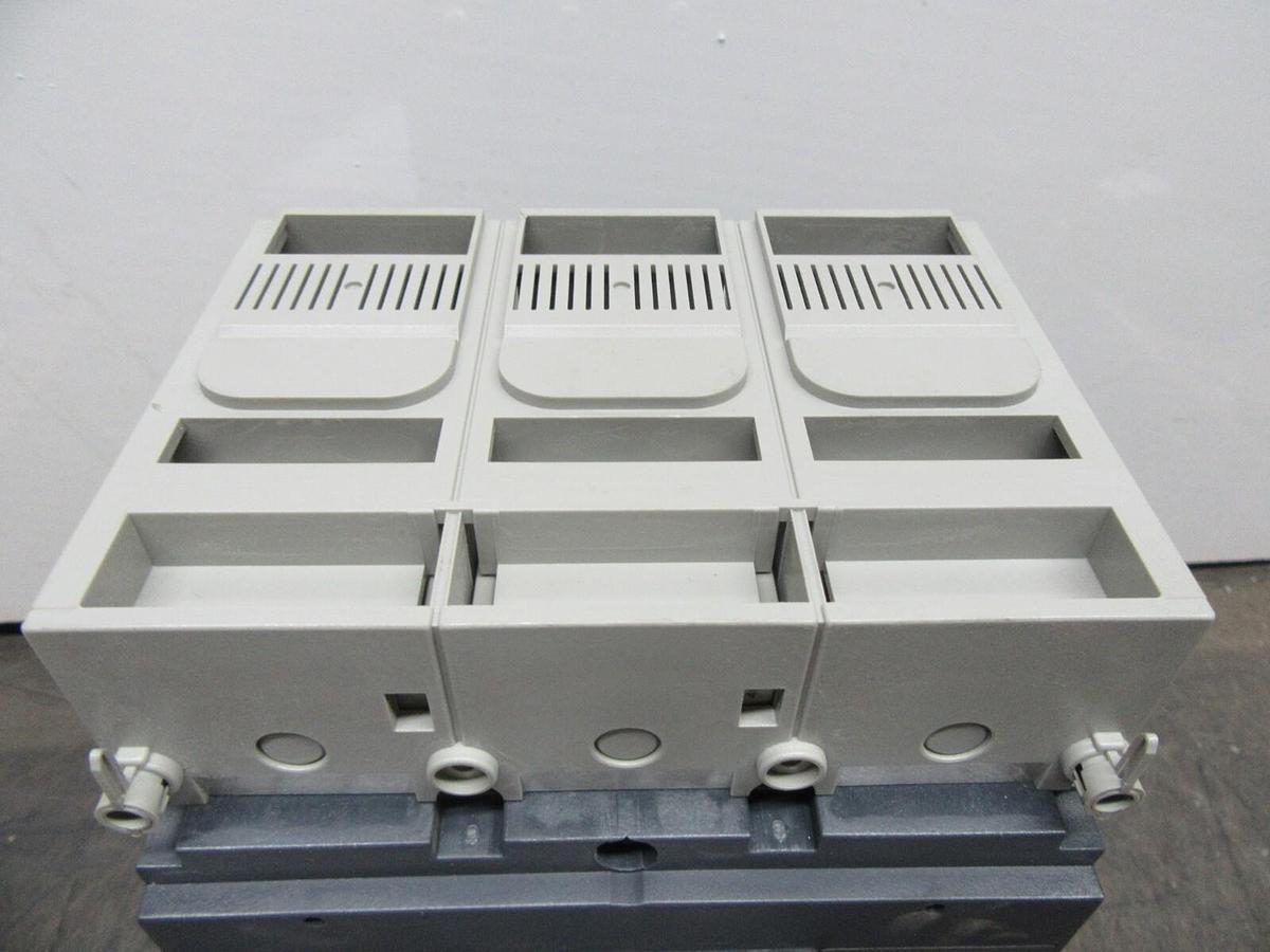 Used MERLIN GERIN COMPACT CIRCUIT BREAKER NSJ400L 160/400 AMP 600 VOLT 3-POLE 3-PHASE