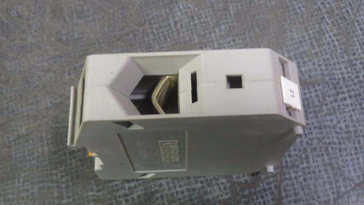 Used PHOENIX CONTACT TERMINAL BLOCK 1000V // 200 AMP 600V MODEL: UKH95