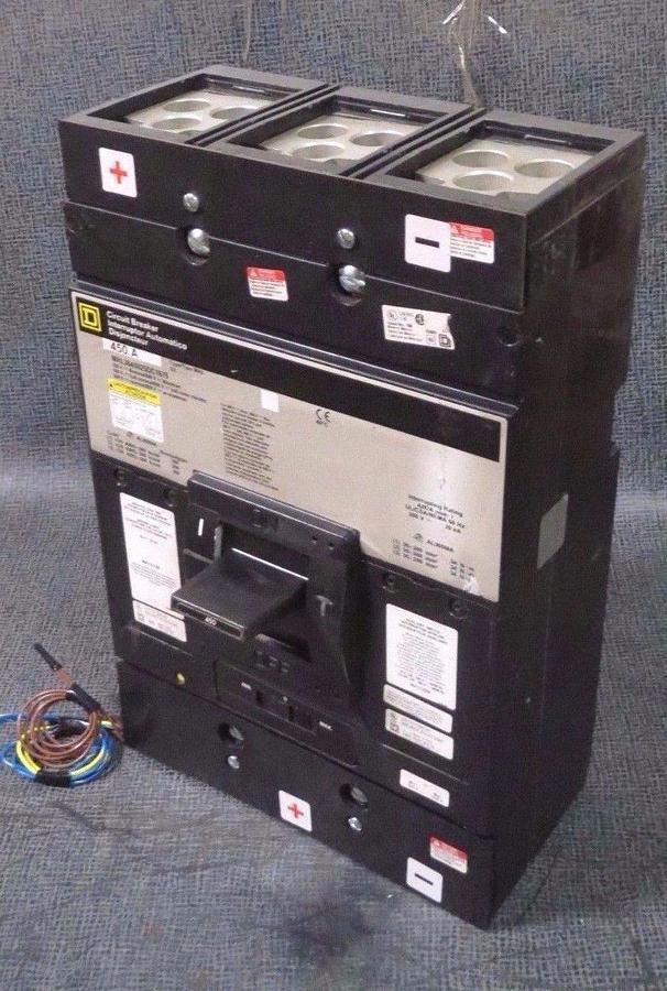 Used SQUARE D CIRCUIT BREAKER 450 AMP 600 V WITH UNDERVOLTAGE TRIP # MHL3645025DC1679