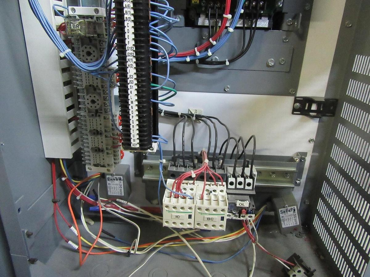 Used SQUARE D M-FLEX VARIABLE SPEED DRIVE MFDFG4VY ATV61HU30N4 5 HP 4 KW 460 VOLT