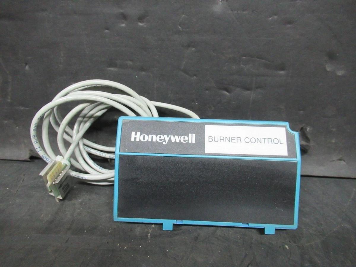 Used HONEYWELL BURNER CONTROL KEYBOARD DISPLAY MODULE 7800 SERIES 97-4834 REV. B