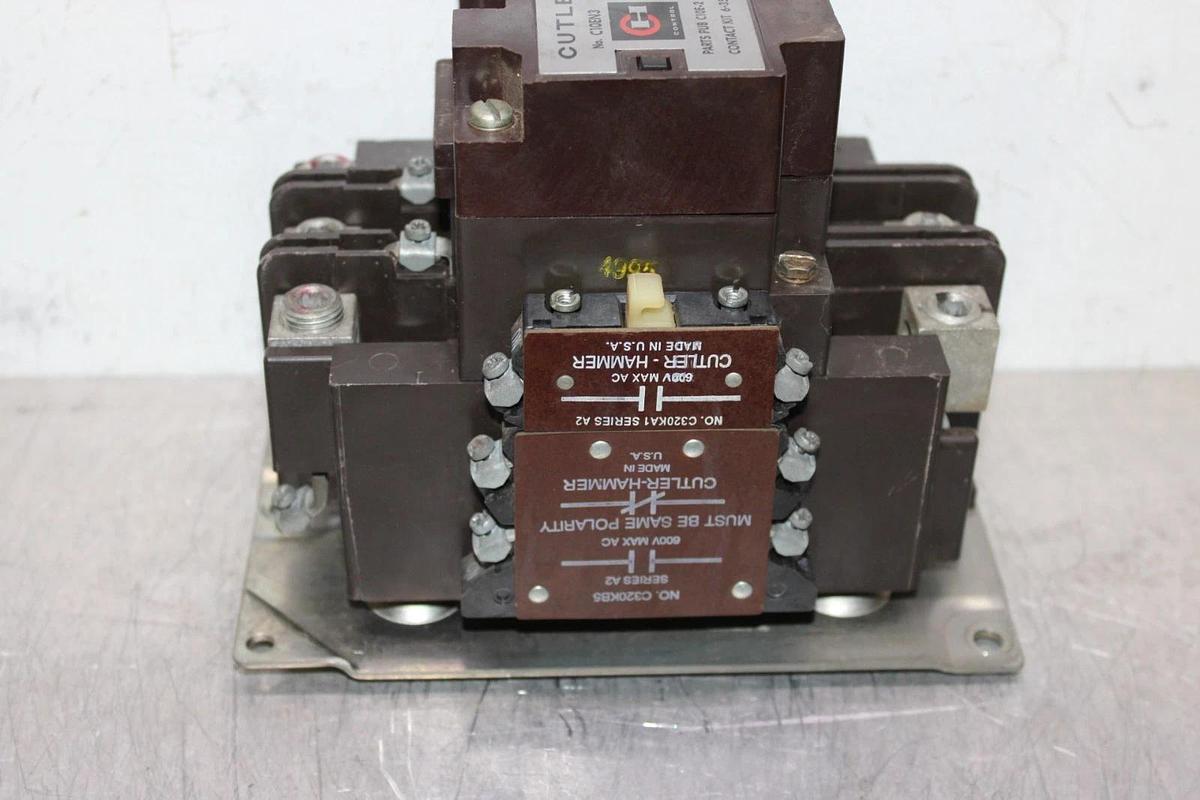 Used CUTLER-HAMMER CONTACTOR C10EN3 NEMA SIZE 3 90 AMP 600 VAC 3-POLE COIL: 120 V