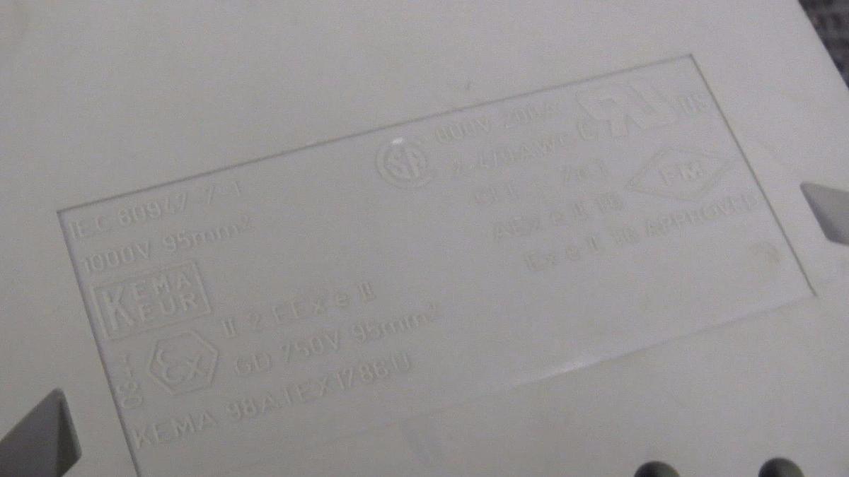 Used PHOENIX CONTACT TERMINAL BLOCK 1000V // 200 AMP 600V MODEL: UKH95