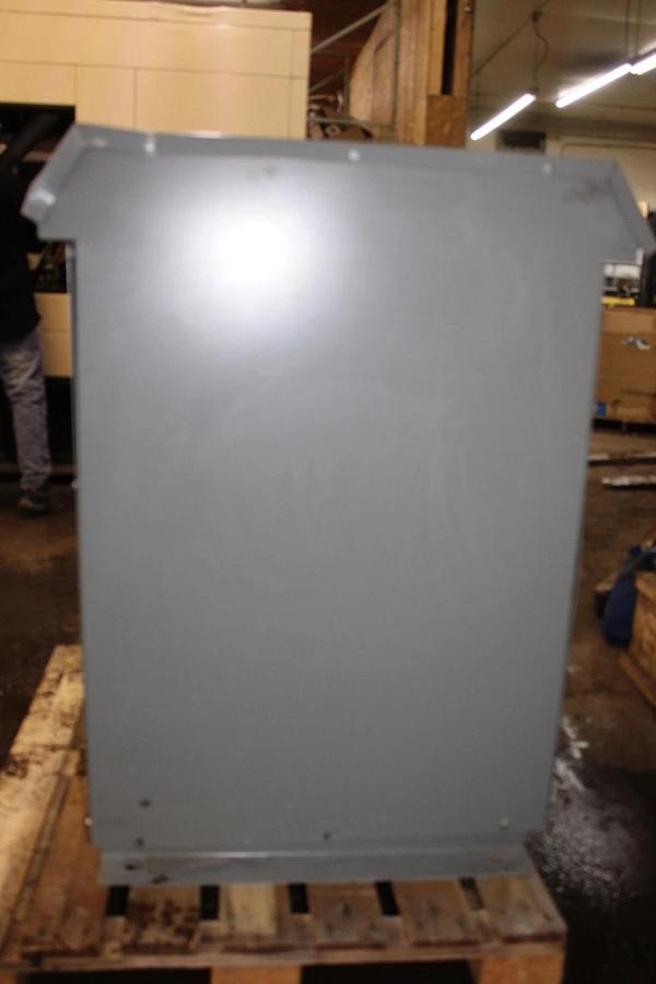 225 kVA SIEMENS TRANSFORMER 3F3Y225D16 HIGH: 480V LOW: 208/120V NEMA 3R 3-PHASE