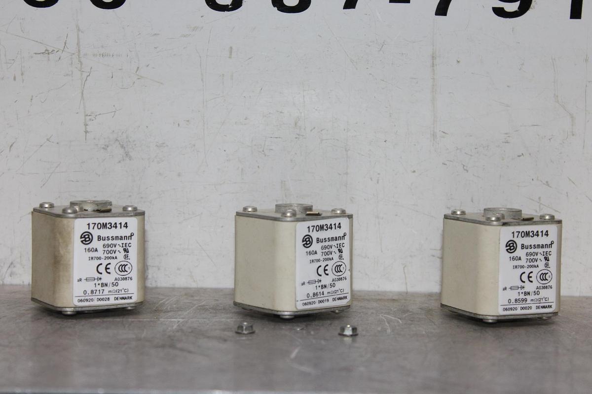 Used POWERS SYSTEM 600 UNITARY CONTROLLER 544-550 24 VAC 2 AMP W/ KEY