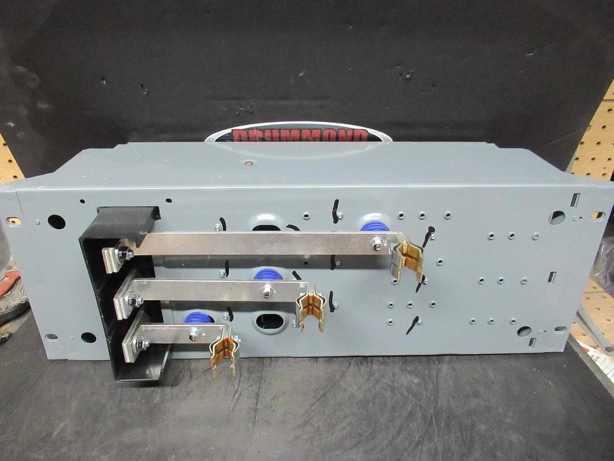 Used SQUARE D FUSIBLE PANELBOARD QMB-324 SER. D2 200 AMP 3-POLE 240 VAC 60 HP