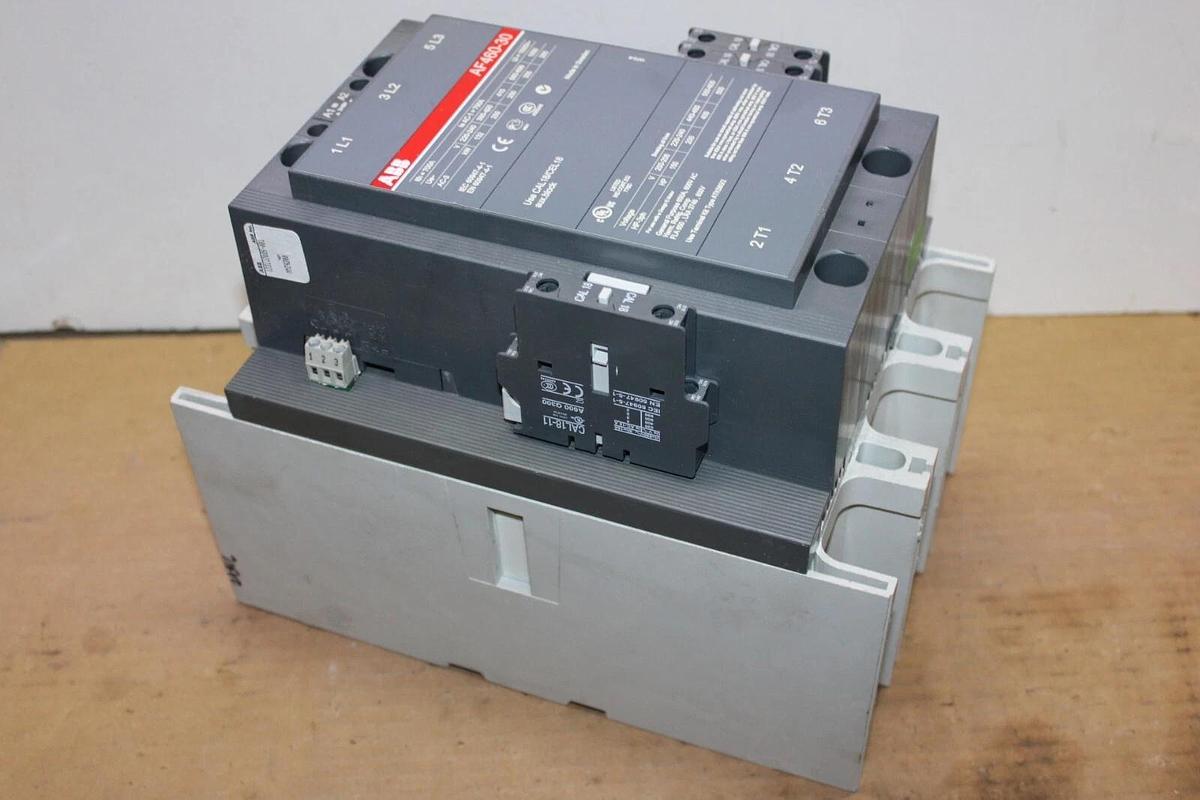 Used ABB CONTACTOR AF460-30 3-POLE 600 VAC 500 HP 700 AMP COIL: 24/60 VOLT