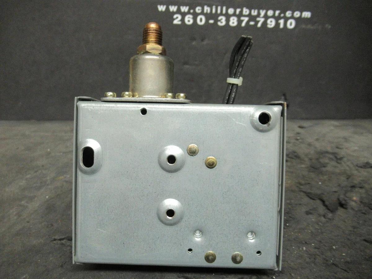 Used JOHNSON CONTROLS PENN P70JA-49 PRESSURE CONTROL VALVE 180 PSIG MAX 025-32952-000