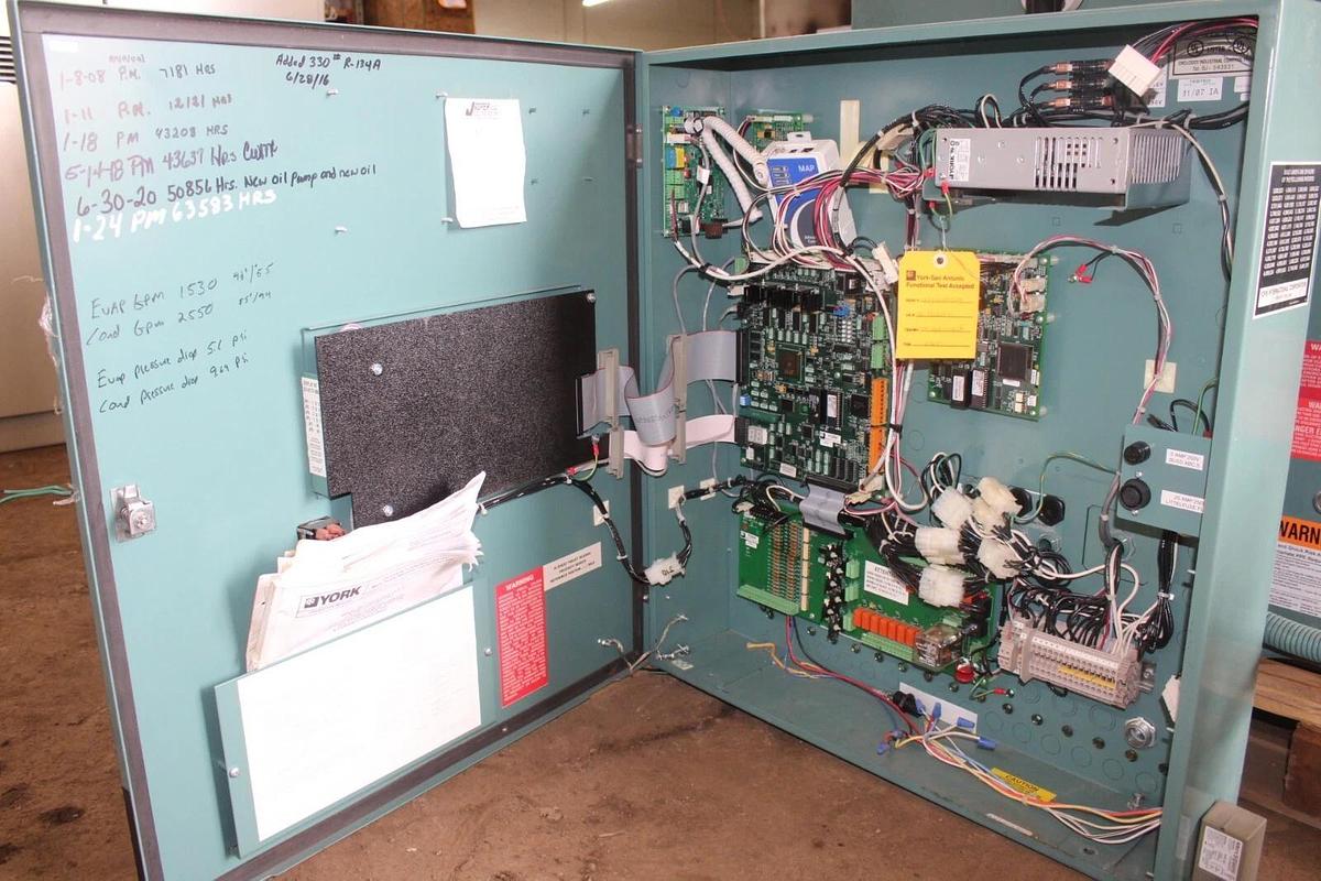 Used YORK CHILLER LIQUID COOLED OPTISPEED DRIVE 371-02526-102 TM-790-K-B12F-46D