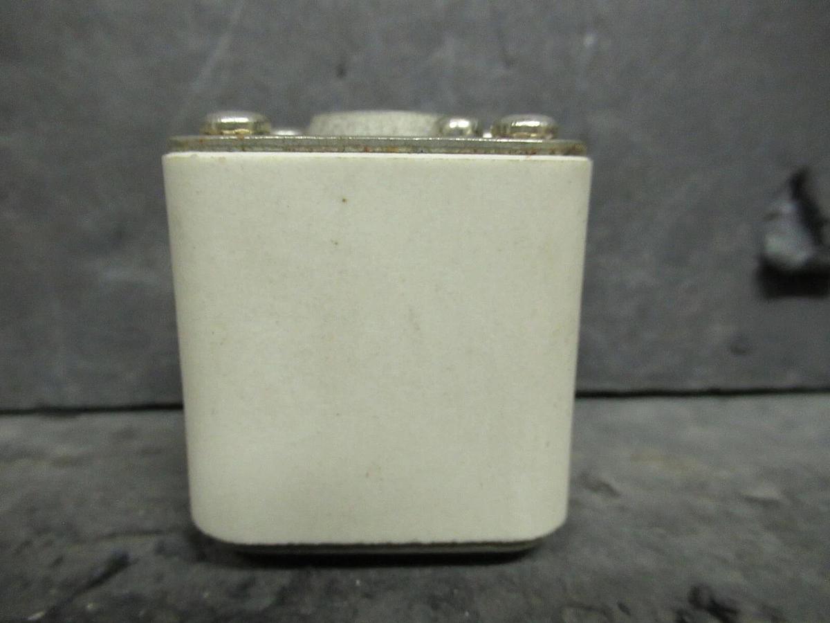 Used (1) EATON BUSSMANN 170M3415 200 AMP 700 VAC 660 V IEC FUSE 1*B/50 WARRANTY