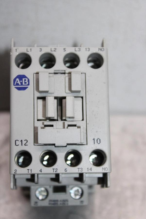 Used ALLEN BRADLEY CONTACTOR 100-C12*10 600 VAC 25 AMP 10 HP COIL: 120 VAC