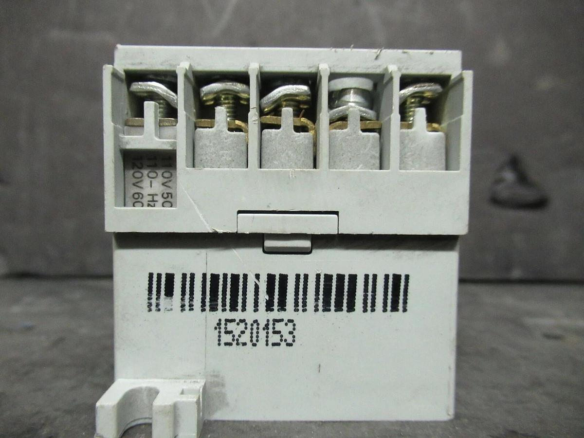 Used ALLEN BRADLEY CONTROL RELAY 700-MB310* SER. A MB400 600 VAC 10 AMP 120 VAC COIL